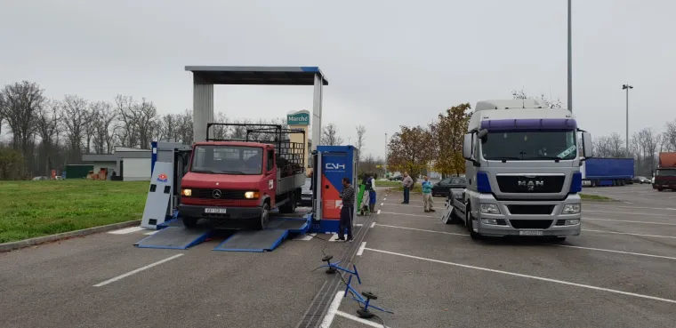 Policija je blokirala autocestu kod Karlovca