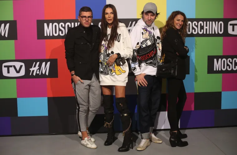 MAJA &Scaron;UPUT ZAJAHALA DEČKA PRED SVIMA: Nenad pokazao da je pravi džentlmen i nosio je uokolo