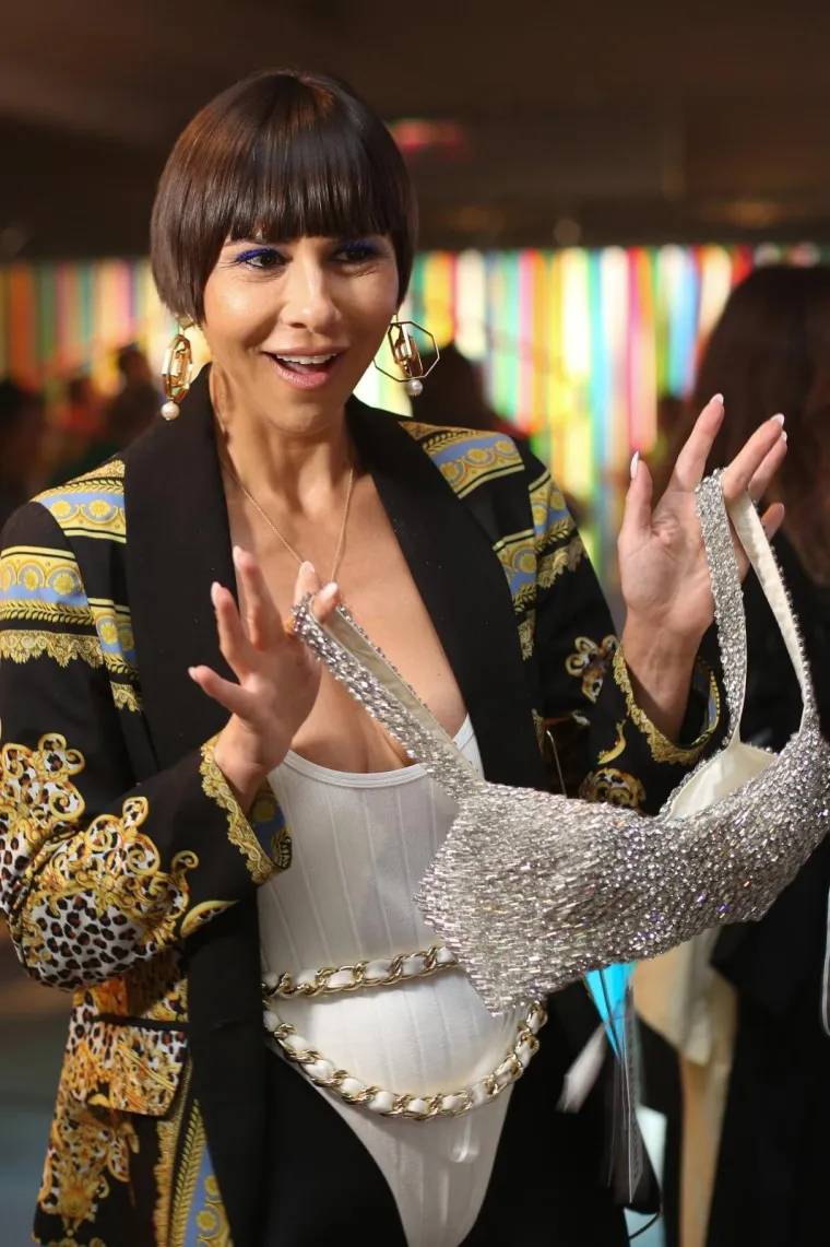 Borna Kotromanić kupila je grudnjak s cirkonima