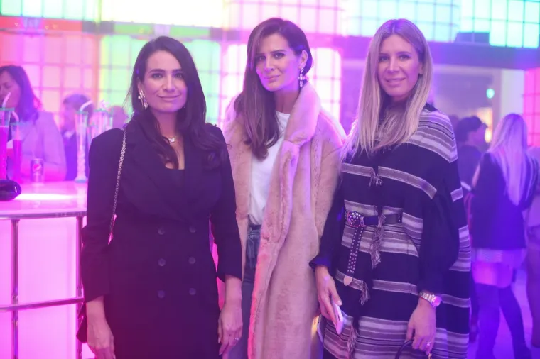 MAJA &Scaron;UPUT ZAJAHALA DEČKA PRED SVIMA: Nenad pokazao da je pravi džentlmen i nosio je uokolo