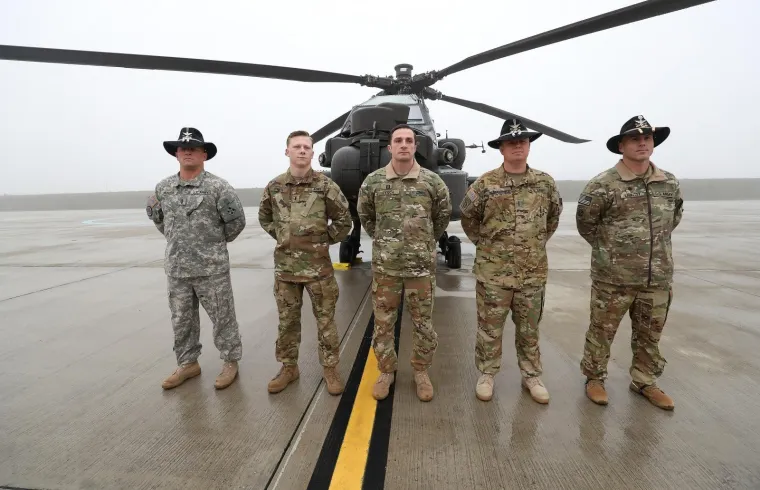 AMERIČKA VOJNA MOĆ SLETJELA NA TUĐMANA: Krstičević obi&scaron;ao skupinu helikoptera borbenog zrakoplovstva SAD-a