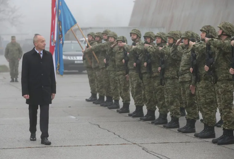 AMERIČKA VOJNA MOĆ SLETJELA NA TUĐMANA: Krstičević obi&scaron;ao skupinu helikoptera borbenog zrakoplovstva SAD-a