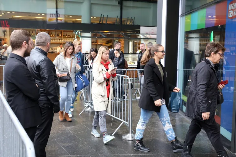 Zbog čega su ponovno gužve pred H&M-om na Cvjetnom trgu?