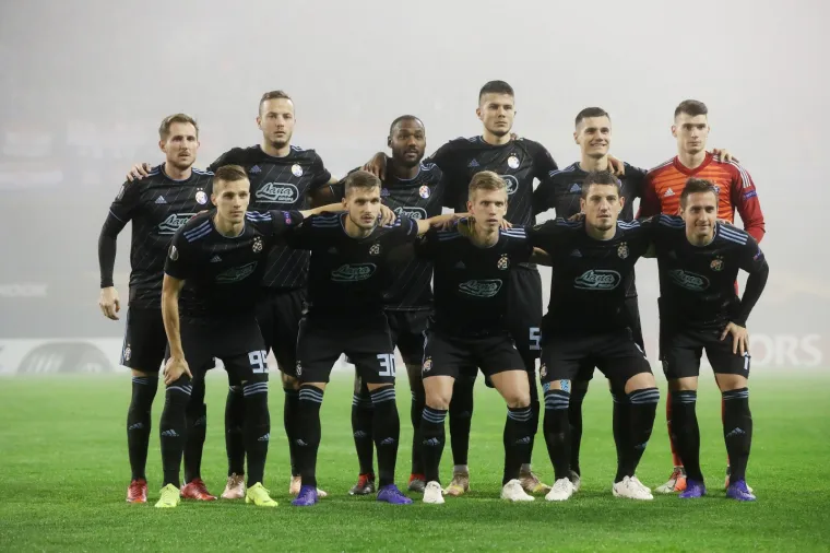 OSJETITE DA&Scaron;AK ATMOSFERE S MAKSIMIRA: Navijači su okupirali tribine, njihovo raspoloženje ne može pokvariti niti gusta magla