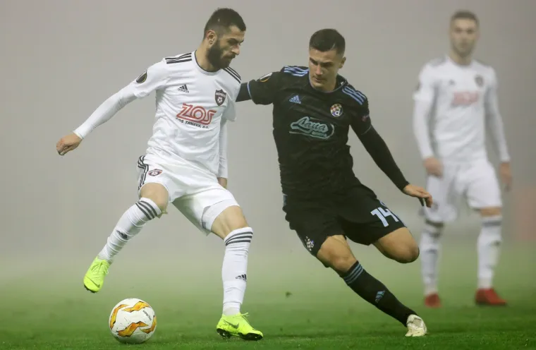 OSJETITE DA&Scaron;AK ATMOSFERE S MAKSIMIRA: Navijači su okupirali tribine, njihovo raspoloženje ne može pokvariti niti gusta magla