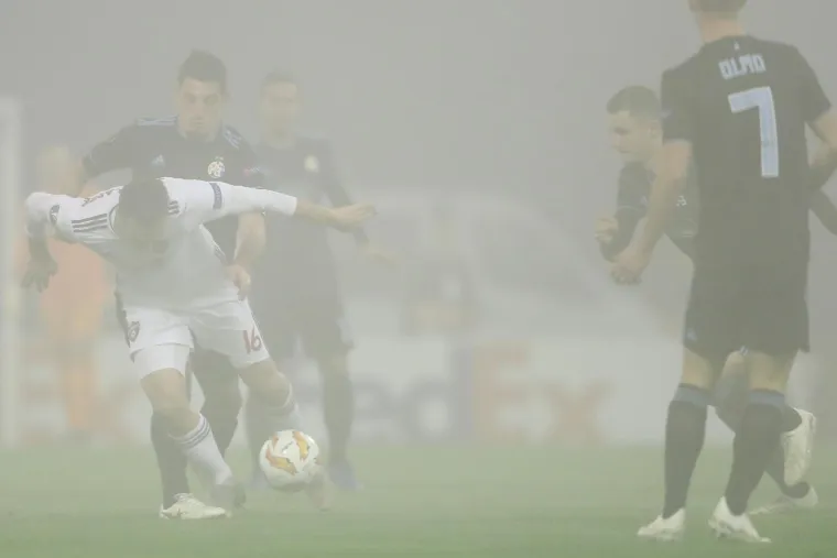 OSJETITE DA&Scaron;AK ATMOSFERE S MAKSIMIRA: Navijači su okupirali tribine, njihovo raspoloženje ne može pokvariti niti gusta magla