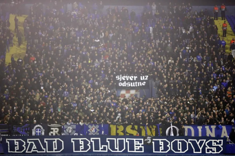 Oko 20 tisuća navijača bodrilo je Dinamo u povijesnoj utakmici protiv Spartaka. Pogledajte kako je to izgledalo