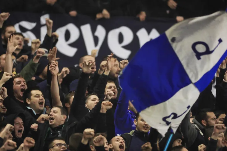 Oko 20 tisuća navijača bodrilo je Dinamo u povijesnoj utakmici protiv Spartaka. Pogledajte kako je to izgledalo