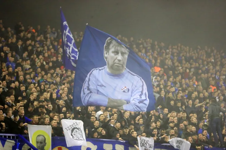 Oko 20 tisuća navijača bodrilo je Dinamo u povijesnoj utakmici protiv Spartaka. Pogledajte kako je to izgledalo