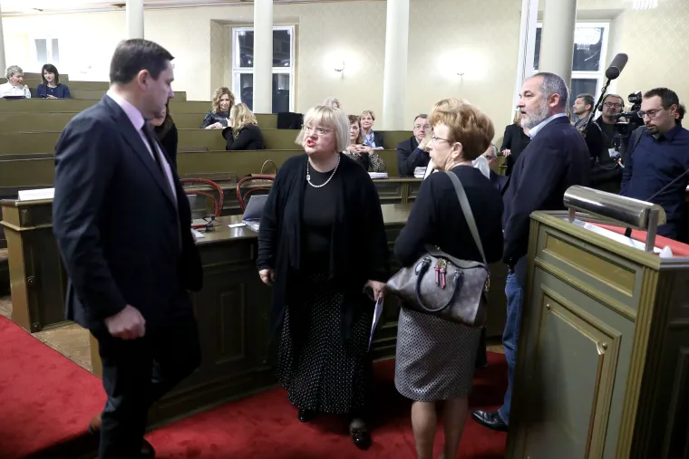 Kriza u Gradskoj skup&scaron;tini, Mikulić: 'Oporba nema 26 ruku za raspu&scaron;tanje'