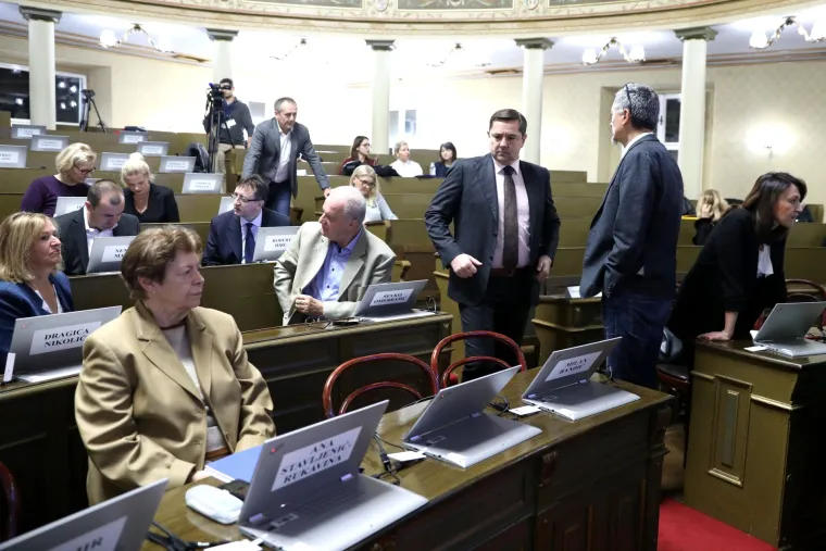 Kriza u Gradskoj skup&scaron;tini, Mikulić: 'Oporba nema 26 ruku za raspu&scaron;tanje'