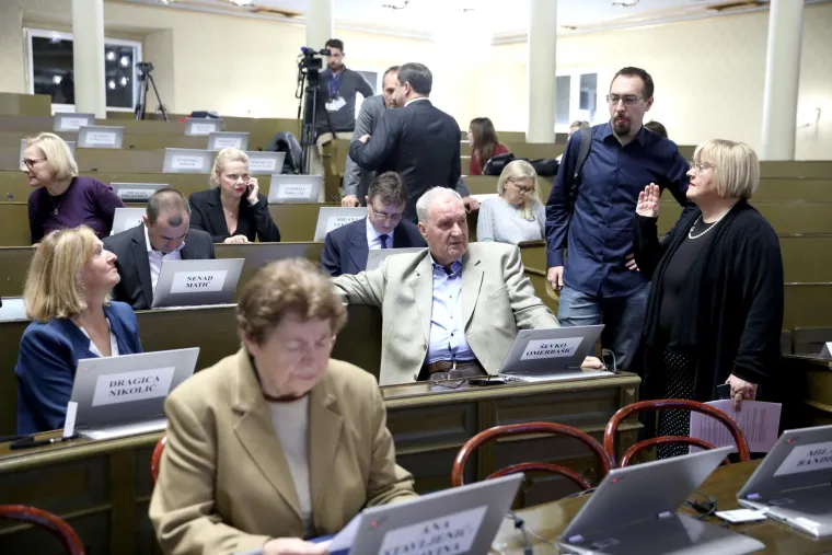 Kriza u Gradskoj skup&scaron;tini, Mikulić: 'Oporba nema 26 ruku za raspu&scaron;tanje'