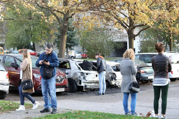 Čak devet automobila izgorjelo na zagrebačkim Ravnicama!