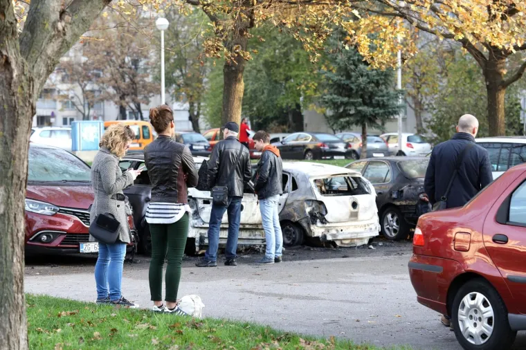 Čak devet automobila izgorjelo na zagrebačkim Ravnicama!