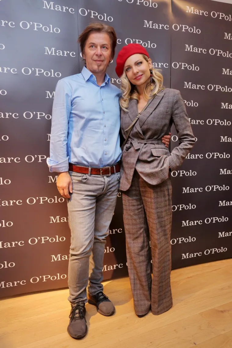 ANA KARAMARKO U POZNATOM DRU&Scaron;TVU, ALI BEZ SUPRUGA: Dobro raspoložena i sređena, plijenila je poglede