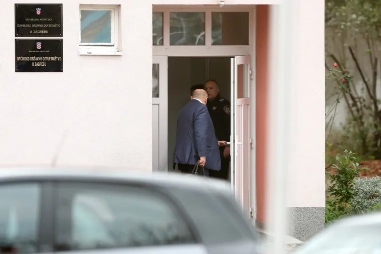 TODORIĆA DOVEZLI IZ REMETINCA U TUŽITELJSTVO NA ISPITIVANJE: Danas će se odlučiti o njegovom pritvoru