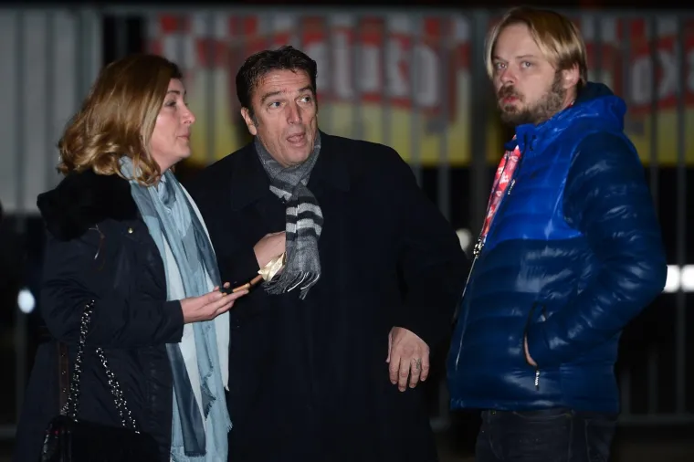 MNOGI POZNATI POHRLILI NA MAKSIMIR: Pogledajte tko je sve do&scaron;ao podržati Vatrene. Na tribini su najvatrenija navijačica, ali i ministar