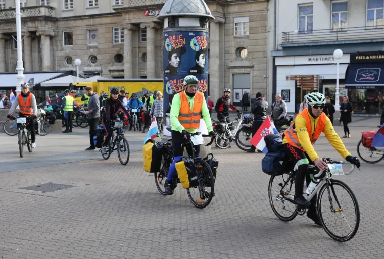 U počast grada heroja krenuo 'Biciklistički maraton za Vukovar'