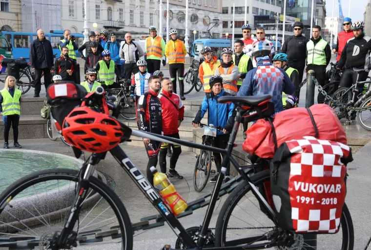 U počast grada heroja krenuo 'Biciklistički maraton za Vukovar'