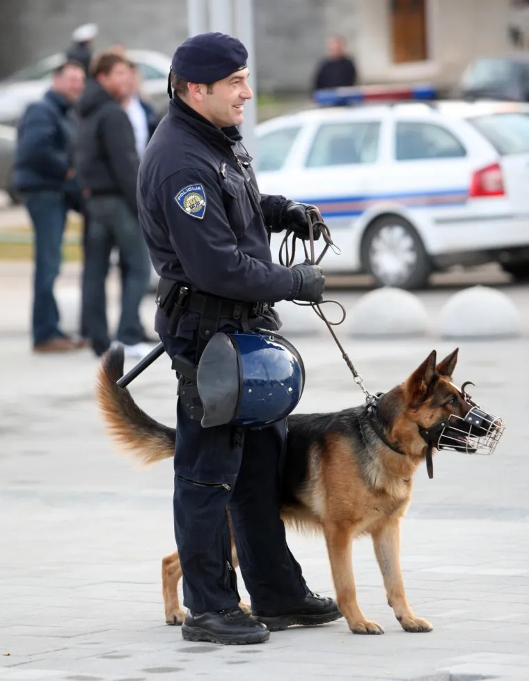 Posebna jedinica MUP-a: Djelatnici vrlo umiljati, a jo&scaron; vi&scaron;e o&scaron;trog njuha i na četiri noge