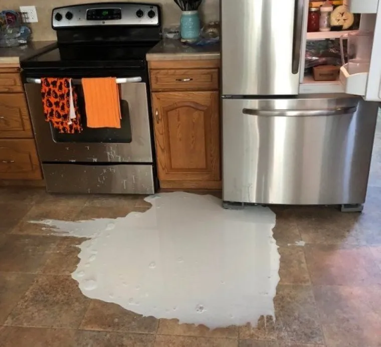 Bilo da je u pitanju kreten koji nema elementarnog obzira prema drugima, bilo da je u pitanju nezgoda, ili ljenost majstora, ponekad je sitnica dovoljna da pokvari dan