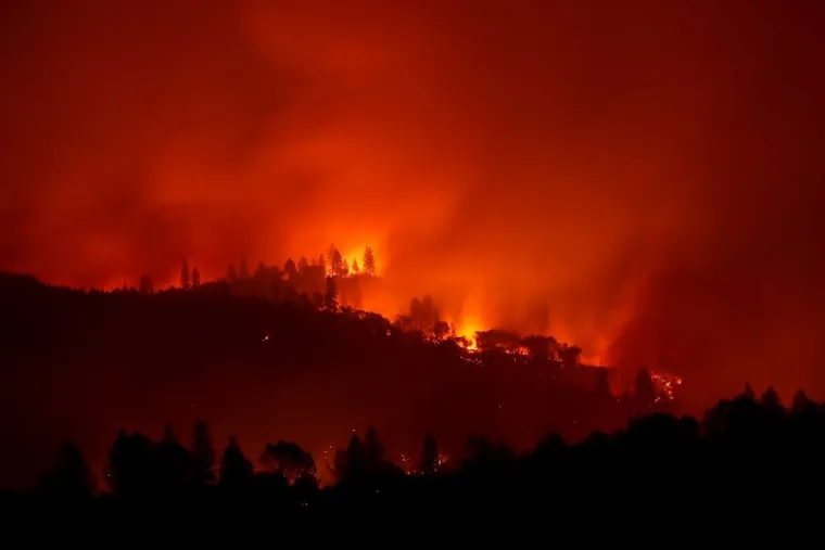 POŽARI U KALIFORNIJI: Izgorjelo devet tisuća domova, 50.000 evakuiranih