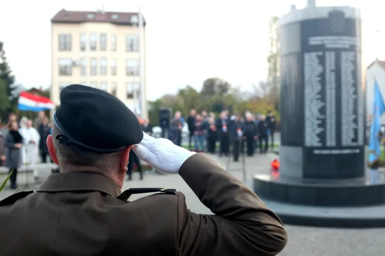 Zagreb: U Dubravi odana počast žrtvi Vukovara