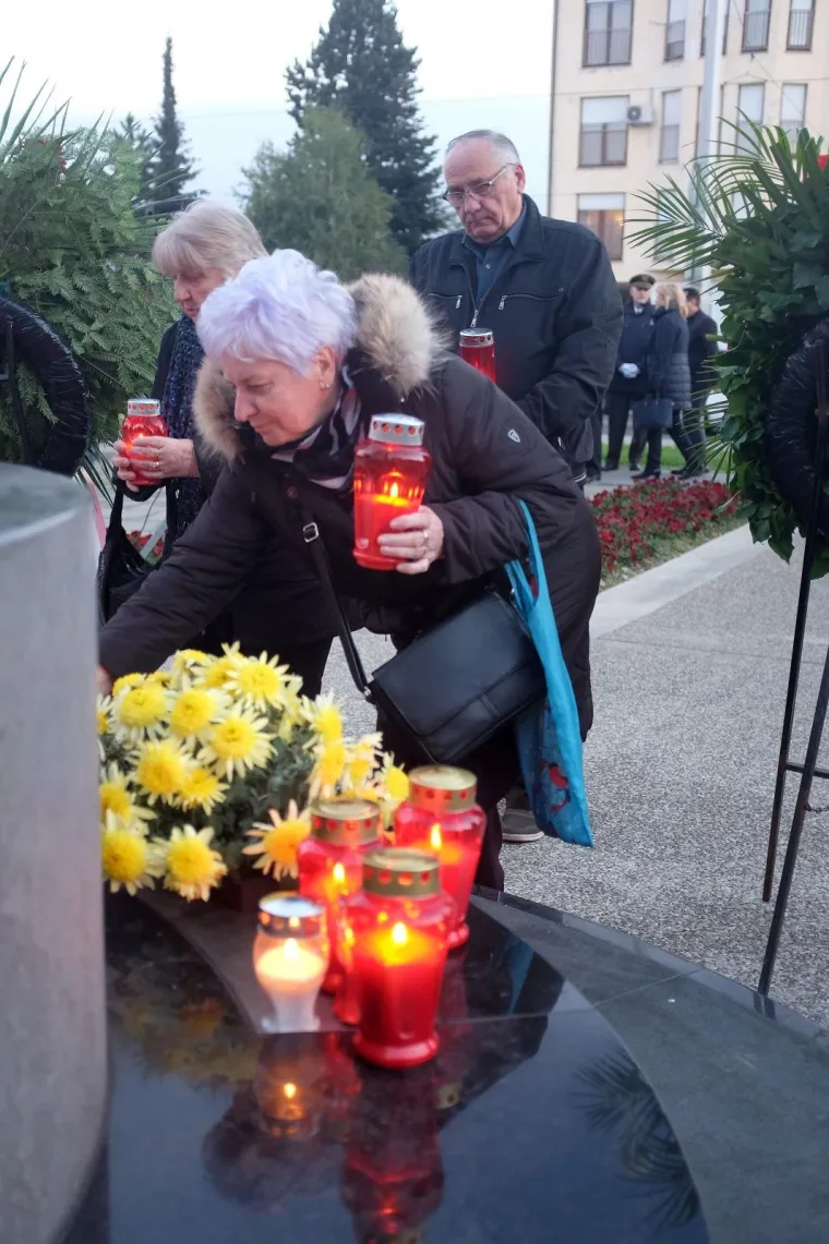 Zagreb: U Dubravi odana počast žrtvi Vukovara