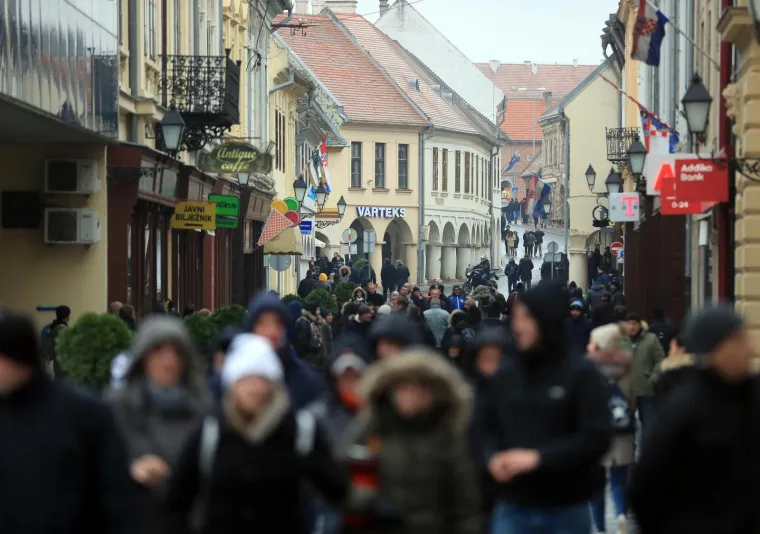 Obljetnica sloma obrane Vukovara: Kolona sjećanja odaje počast svim poginulima