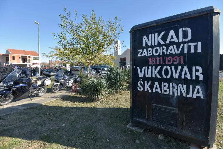 OBILJEŽENA 27. GODI&Scaron;NJICA MASAKRA U &Scaron;KABRNJI: Četnici su pobili 86 ljudi, ne postoji obitelj koja nije izgubila člana