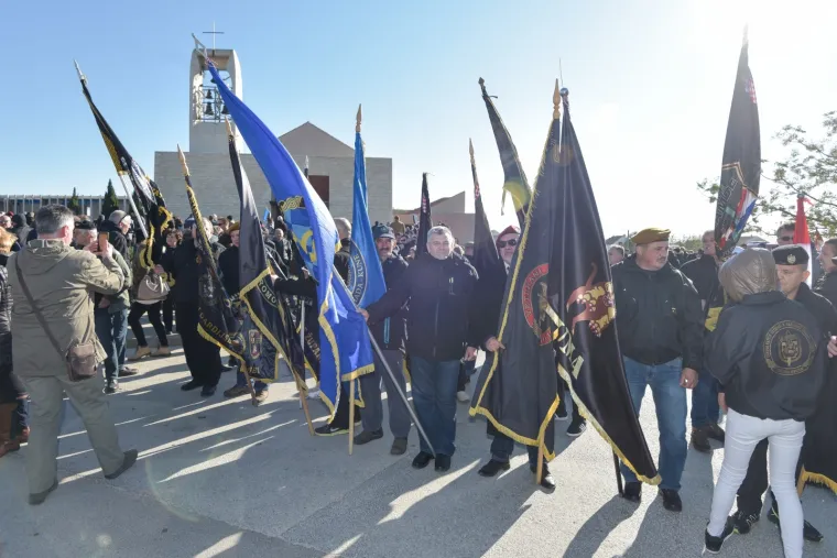 OBILJEŽENA 27. GODI&Scaron;NJICA MASAKRA U &Scaron;KABRNJI: Četnici su pobili 86 ljudi, ne postoji obitelj koja nije izgubila člana