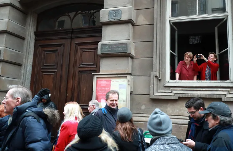 Drama u Zagrebu: Članovi ravnateljstva HGZ-a održali konferenciju na ulic, ravnatelj im zabranio ulaz u zgradu