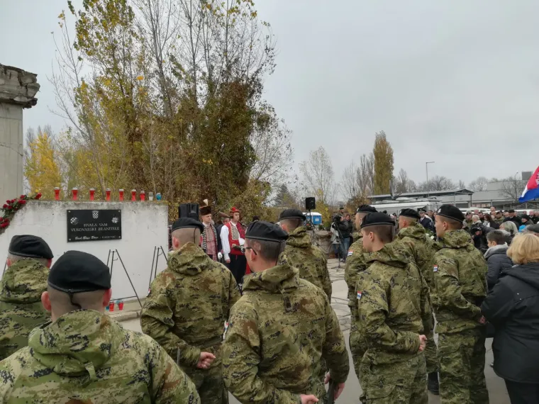 Kolona sjećanja u Borovom naselju: 'Ovo je najsuroviji spomenik žrtvama Vukovaru'