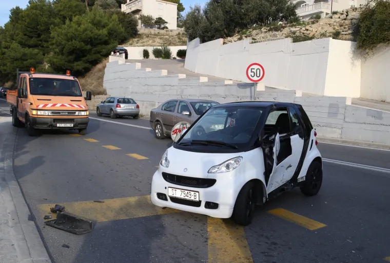 TE&Scaron;KA PROMETNA NESREĆA KOD PODSTRANE: Očevid sudara izazvao velike probleme u prometu