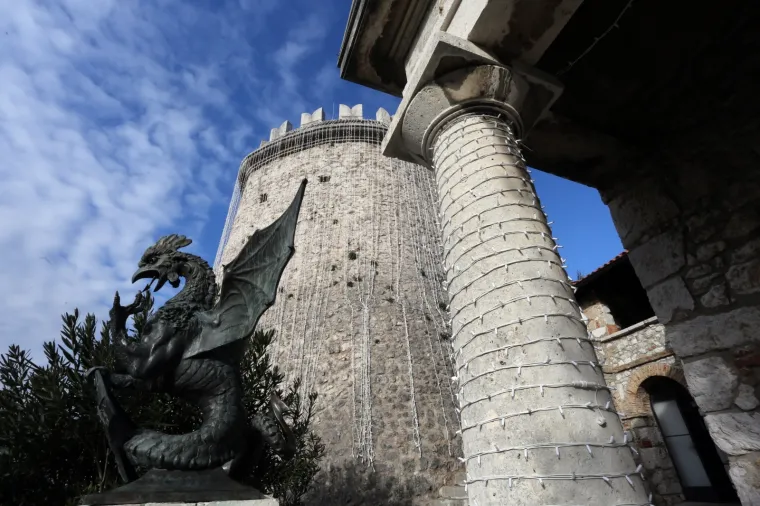 Uređenje Trsatske Gradine za nadolazeći Advent na Gradini