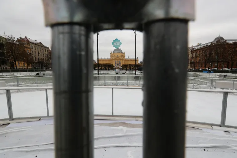 Snijeg zabijelio Hrvatsku: Zbog poledice i vjetra upaljen crveni alarm