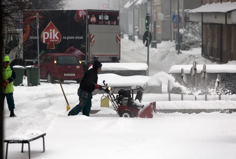 Prvi ovogodi&scaron;nji snijeg zabijelio Delnice