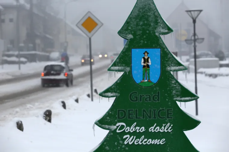 Prvi ovogodi&scaron;nji snijeg zabijelio Delnice