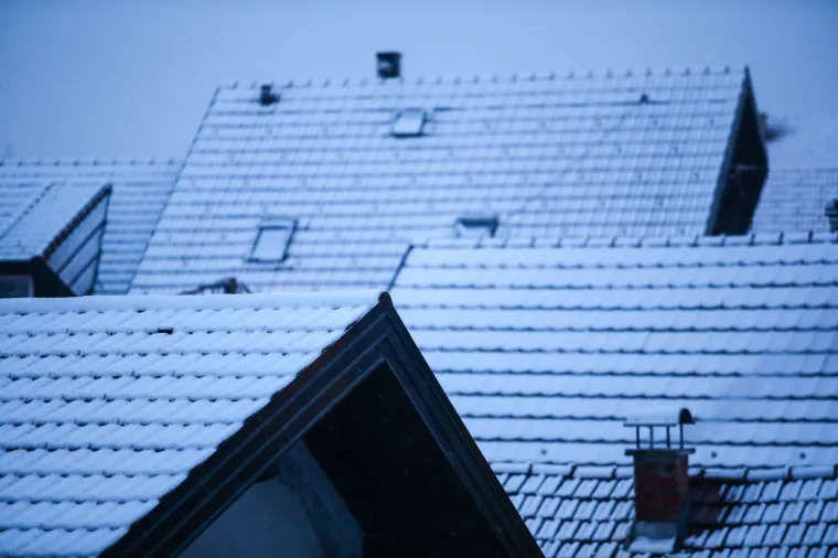 SNIJEG ZABIJELIO ZAGREB: Studeni napokon pokazao zube, u metropoli prava zimska idila