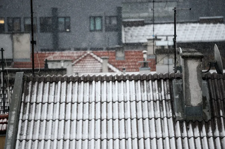 SNIJEG ZABIJELIO ZAGREB: Studeni napokon pokazao zube, u metropoli prava zimska idila