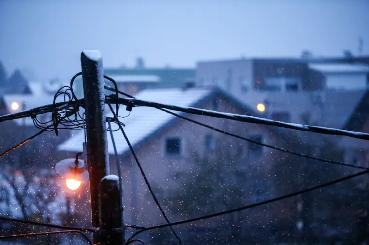 SNIJEG ZABIJELIO ZAGREB: Studeni napokon pokazao zube, u metropoli prava zimska idila