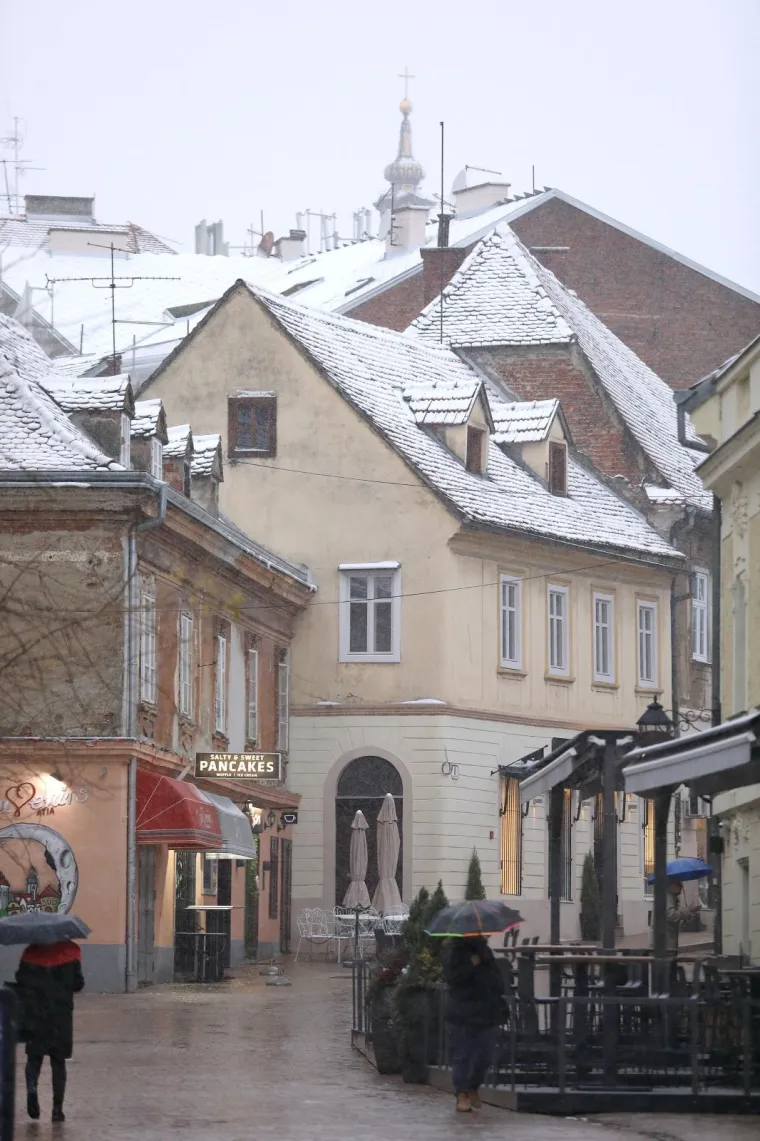SNIJEG ZABIJELIO ZAGREB: Studeni napokon pokazao zube, u metropoli prava zimska idila