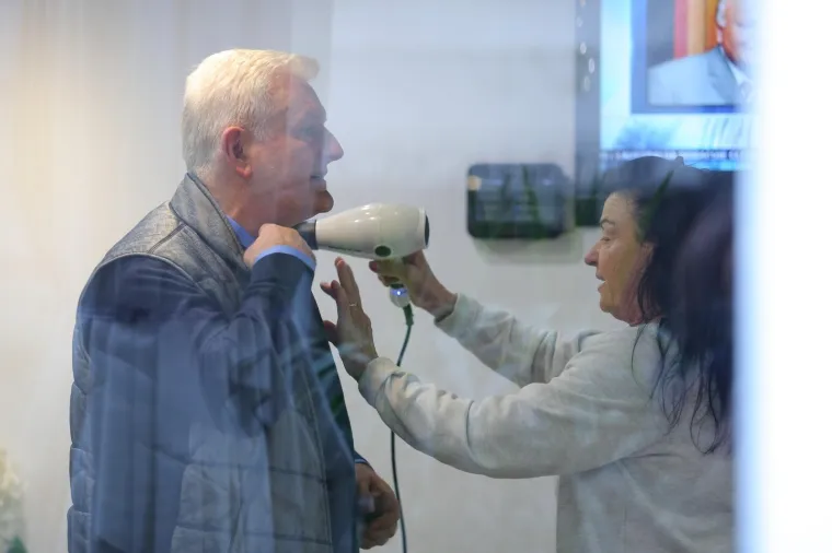 Todorić kod frizera