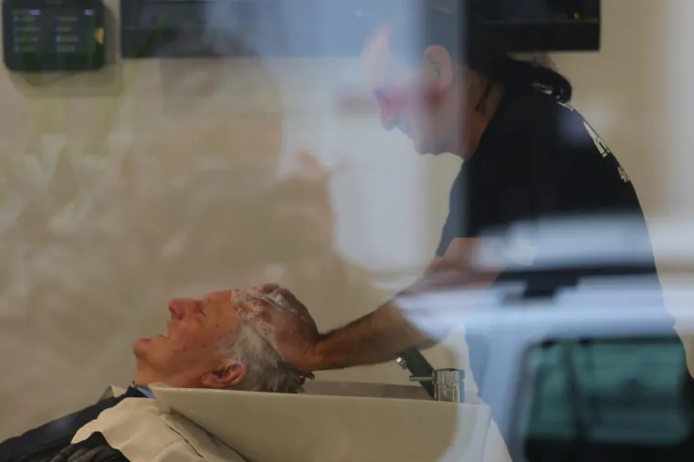 Todorić kod frizera