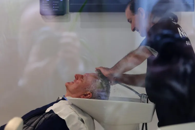 Dan nakon &scaron;to je pu&scaron;ten iz pritvora, biv&scaron;i vlasnik Agrokora Ivica Todorić posjetio je frizerski salon Neno u kojemu se &scaron;i&scaron;a godina.