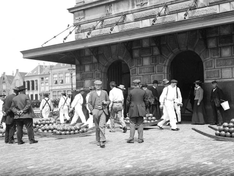 PRONA&Scaron;AO JE FOTOGRAFIJE IZ EUROPE STARE 114 GODINA: Ako ste se pitali &scaron;to su radili ljudi bez tehnologije, zavirite u ovu galeriju