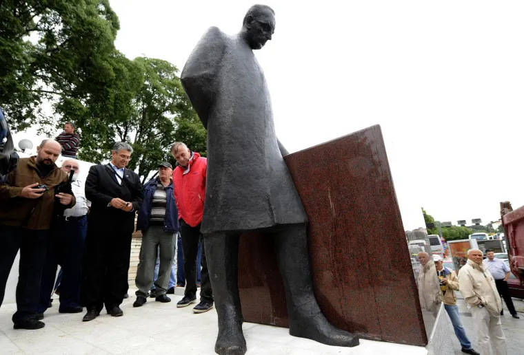 Spomenici prvom predsjedniku: Franjo Tuđman ni nakon smrti ne ostavlja ravnodušnim