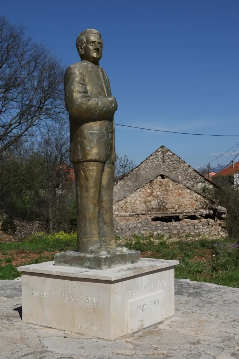 Spomenici prvom predsjedniku: Franjo Tuđman ni nakon smrti ne ostavlja ravnodušnim