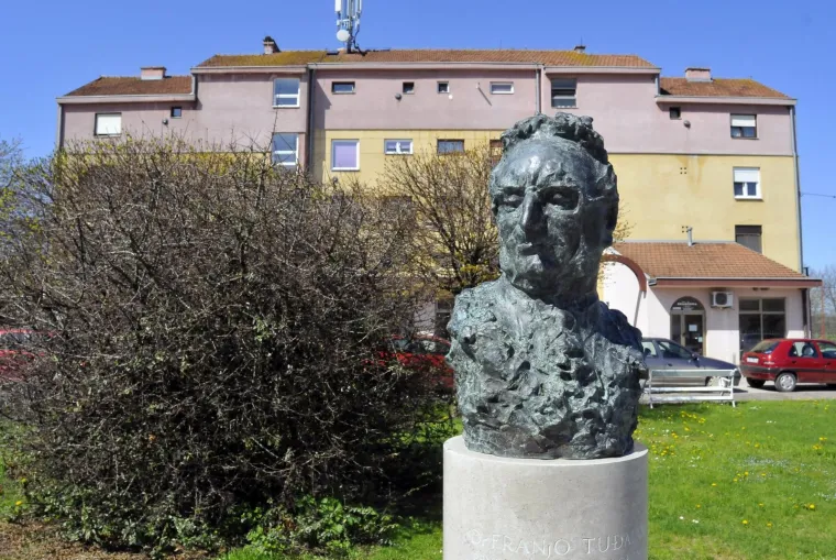 Spomenici prvom predsjedniku: Franjo Tuđman ni nakon smrti ne ostavlja ravnodušnim