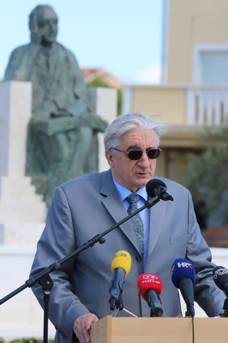 Spomenici prvom predsjedniku: Franjo Tuđman ni nakon smrti ne ostavlja ravnodušnim